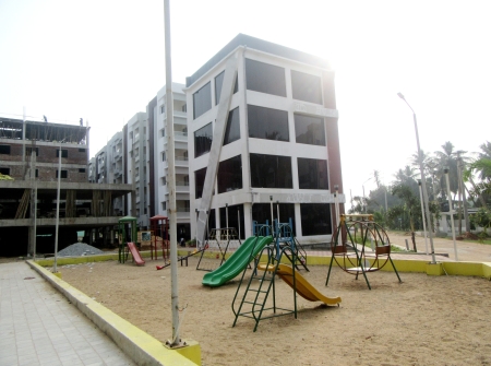 2) Li id 362 - Childrens Play Area.JPG